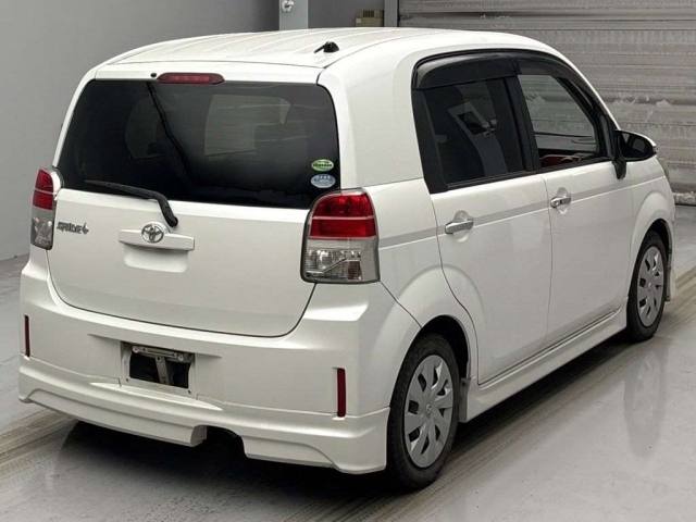 TOYOTA SPADE 2013