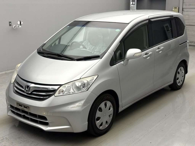 HONDA FREED 2013