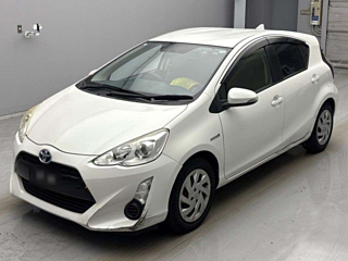 TOYOTA AQUA 2015