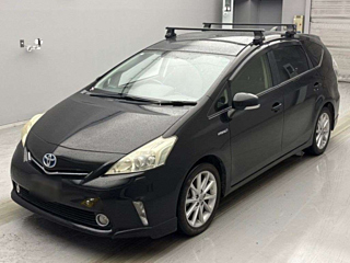 TOYOTA PRIUS ALPHA 2013