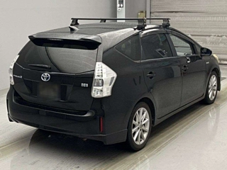 TOYOTA PRIUS ALPHA 2013