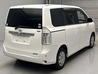 TOYOTA NOAH 2009