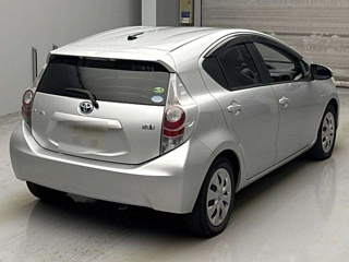 TOYOTA AQUA 2012