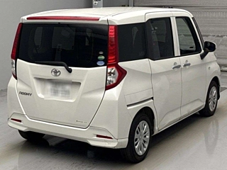 TOYOTA ROOMY 2017