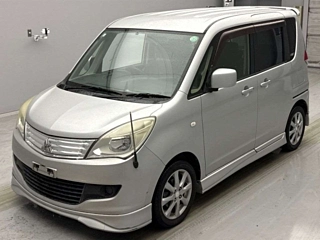 MITSUBISHI DELICA D2 2012