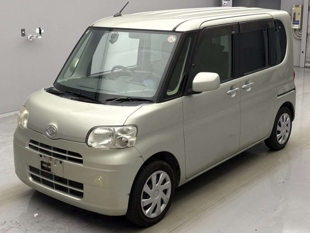 DAIHATSU TANTO 2012