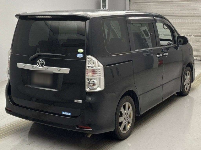 TOYOTA VOXY 2009