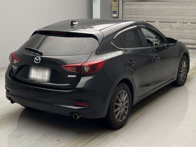 MAZDA AXELA 2017