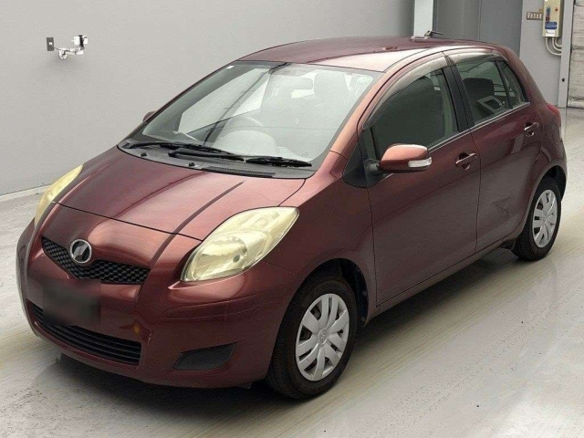 TOYOTA VITZ 2010