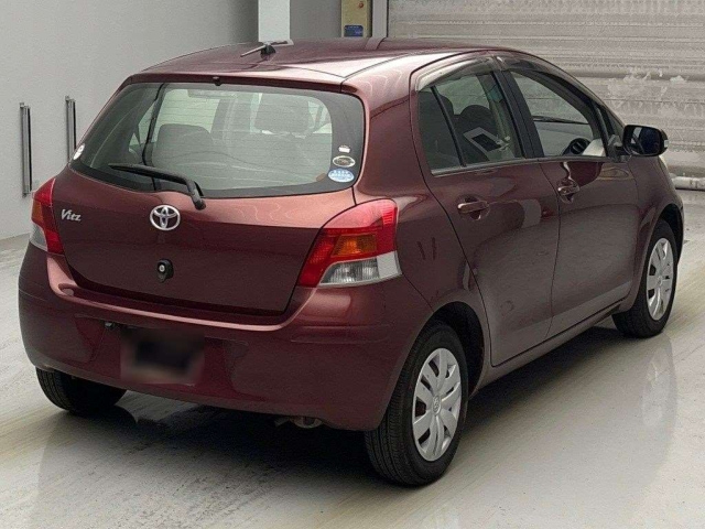 TOYOTA VITZ 2010