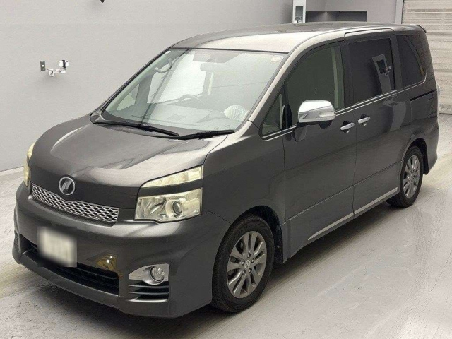TOYOTA VOXY 2012