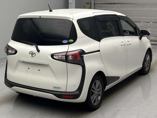 TOYOTA SIENTA 2018
