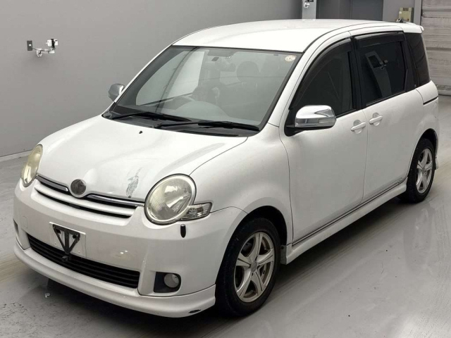 TOYOTA SIENTA 2009