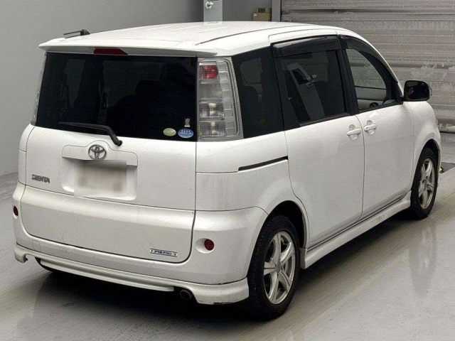 TOYOTA SIENTA 2009