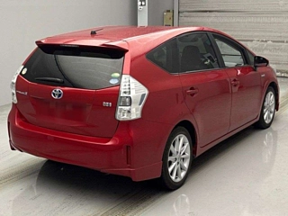 TOYOTA PRIUS ALPHA 2012