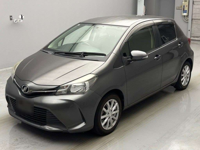 TOYOTA VITZ 2014