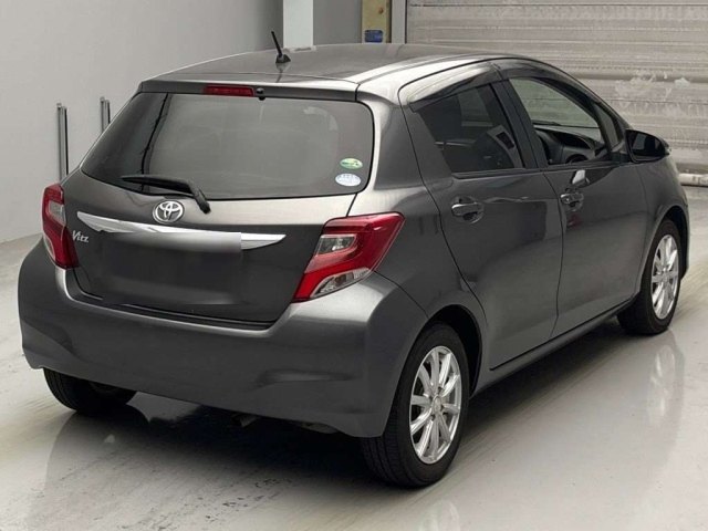 TOYOTA VITZ 2014