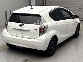 TOYOTA AQUA 2012
