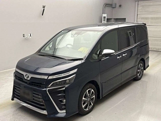 TOYOTA VOXY 2018