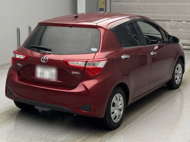 TOYOTA VITZ 2018