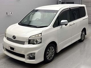 TOYOTA VOXY 2011