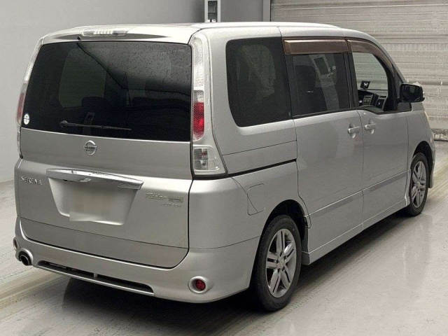 NISSAN SERENA 2010