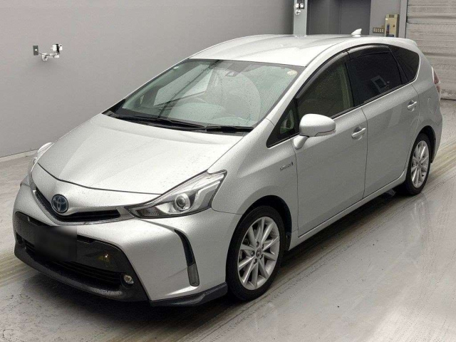 TOYOTA PRIUS ALPHA 2016
