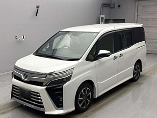 TOYOTA VOXY 2018