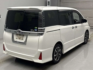 TOYOTA VOXY 2018