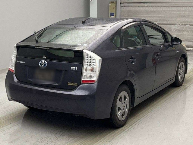 TOYOTA PRIUS 2011