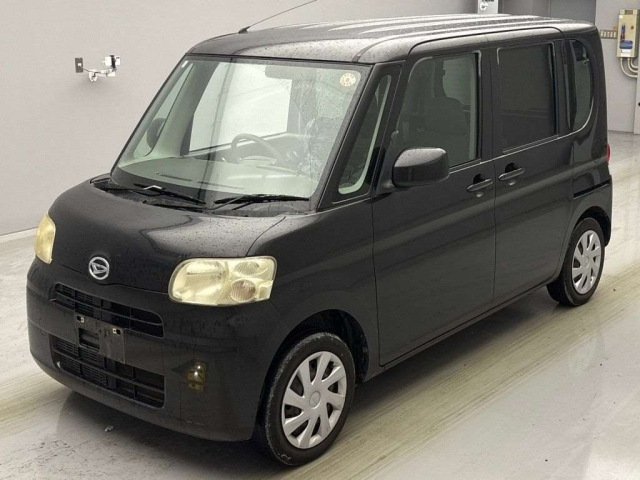 DAIHATSU TANTO 2011