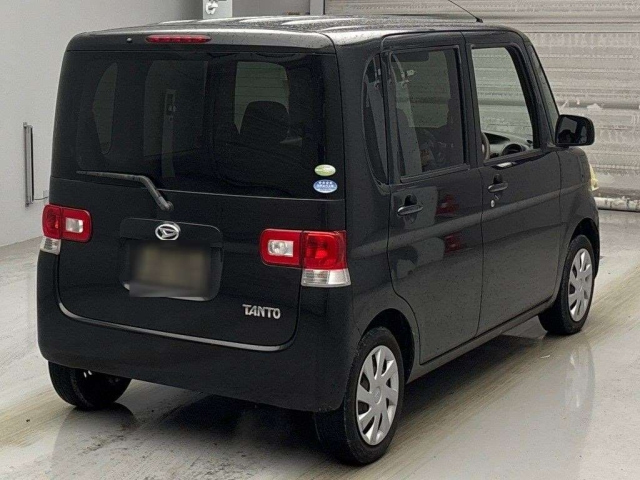 DAIHATSU TANTO 2011