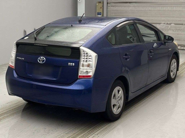 TOYOTA PRIUS 2011