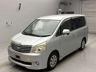 TOYOTA NOAH 2012