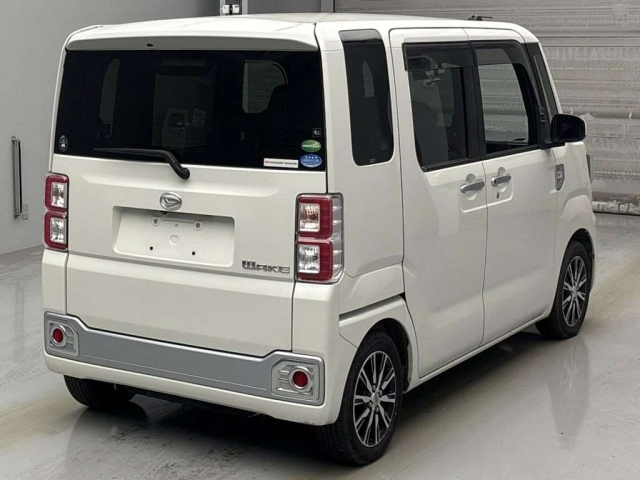 DAIHATSU WAKE 2016