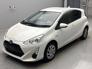 TOYOTA AQUA 2015