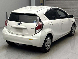 TOYOTA AQUA 2015