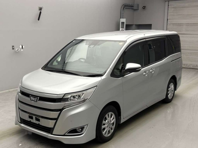 TOYOTA NOAH 2020