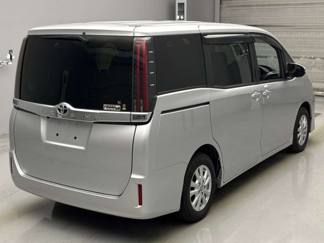 TOYOTA NOAH 2020