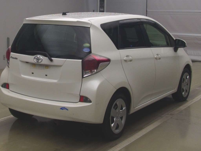 TOYOTA RACTIS 2015