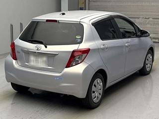 TOYOTA VITZ 2013