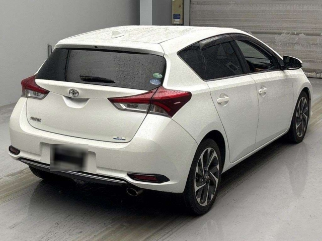 TOYOTA AURIS 2015