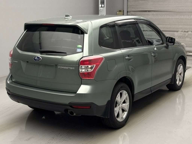 SUBARU FORESTER 2015