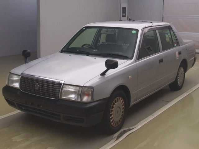 TOYOTA CROWN COMFORT 2013