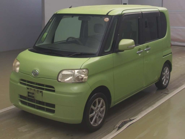 DAIHATSU TANTO 2010