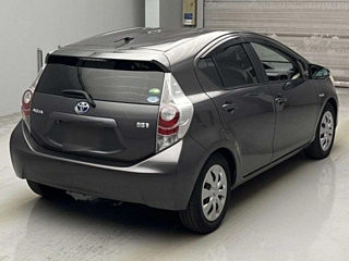 TOYOTA AQUA 2012