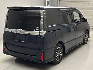 TOYOTA VOXY 2014