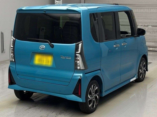 DAIHATSU TANTO 2024