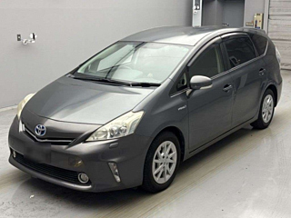 TOYOTA PRIUS ALPHA 2011