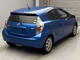TOYOTA AQUA 2012